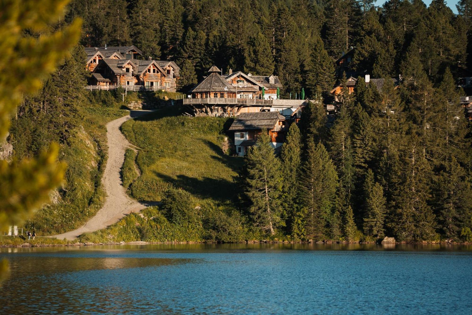Mei Zeit Huettendorf Turracher Hoehe Exterior photo